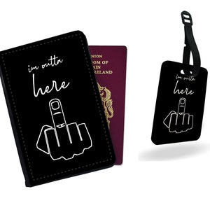 Gepersonaliseerde paspoorthoes en bagagelabel van kunstleer - Set reisaccessoires cadeau - I'm Outta Here