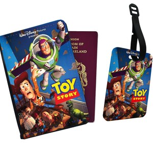 Gepersonaliseerde paspoorthoes en bagagelabel van kunstleer, cadeau, Disney Toy Story, sheriff Woody, Buzz Lightyear, aangepast cadeau - voeg je naam toe