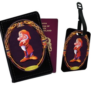 Gepersonaliseerde paspoorthoes, aangepast bagagelabel, Disney Sneeuwwitje en zeven dwergen, Disney Grumpy - voeg je naam toe!