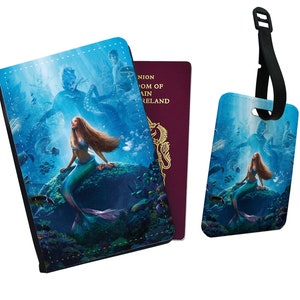 Gepersonaliseerde paspoorthoes van kunstleer, aangepast bagagelabel, reisset, Disney Little Mermaid Ariel, cadeau voor haar