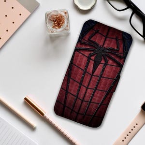 Étui portefeuille avec inserts pour cartes, housse de téléphone en cuir personnalisée, étui de téléphone personnalisé, étui Marvel, Avengers Spiderman - Ajoutez votre nom !