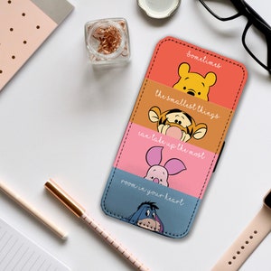 Étui portefeuille avec inserts pour cartes, housse de téléphone en cuir personnalisée, coque de téléphone personnalisée, Winnie Winnie l'ourson et ses amis de Disney - Ajoutez votre nom !