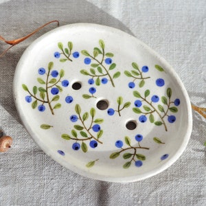 Ceramic handpainted soap dish, Clay soap dish, White stoneware sponge holder, Bathroom rustic decor,  Pottery dish with blueberries