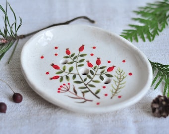 Ceramic handpainted soap dish, Clay soap dish, White stoneware sponge holder, Bathroom rustic decor,  Pottery dish with with rose hip