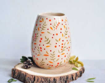 Vase en céramique beige à motif de baies et de feuilles, décoration d'intérieur, vase moderne, vases ikebana, petit vase de fleurs en poterie, cadeau de pendaison de crémaillère