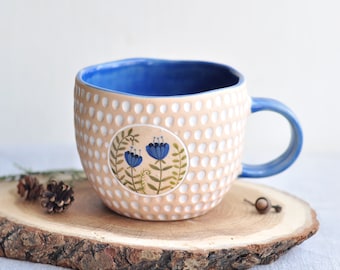 Handbemalte beige Tasse mit Blumen, handgemachte Kaffeetasse aus Keramik, Keramiktasse, Teetasse, Steinzeugtasse, Kaffeetasse aus Keramik, Geschenk für Kaffeeliebhaber