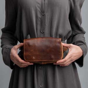Minimalist leather fanny pack for woman, leather belt bag hip bag, bum bag, waist bag, bauchtasche leder