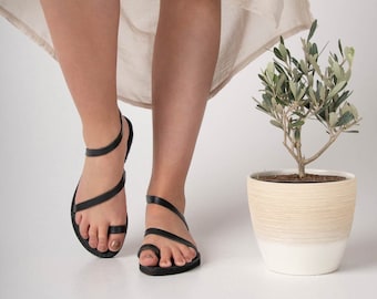Sandales à anneau d'orteil pour femmes, sandales à lanières en cuir grec, sandales pieds nus en cuir noir