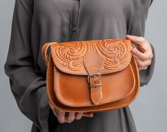 全国送料無料 Crossbody Leather Tan Purse, Saddle Tooled Hand Leather Bag, バッグ