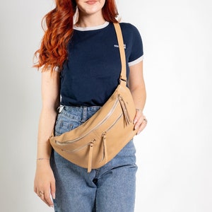 Large Leather Bum Bag women, Oversized Leather Fanny pack, Leder Bauchtasche, Sac Banane Cuir image 7