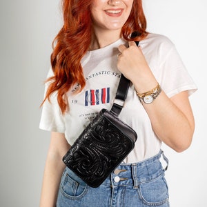 Schwarze Leder Umhängetasche Bauchtasche, Damen Leder Gürteltasche, Baltische Leder Gürteltasche, Gürteltasche Leder Schwarz