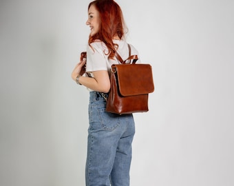 Mochila de cuero convertible: bolso bandolera minimalista