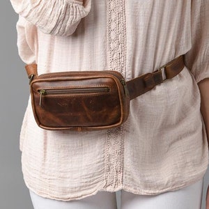 brown leather fanny pack