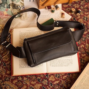 Leather bum bag for women, Black leather belt bag, Fanny packs, Leather crossbody bag