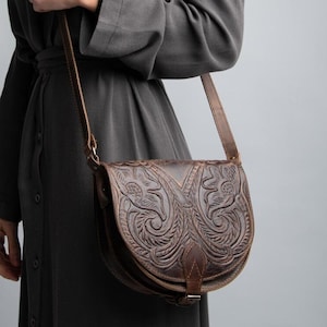 Geockelte Leder Crossbody Tasche für Frauen, Western Sattel Geldbörse, Punzierte Lederhandtaschen