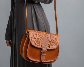 Crossbody leather bag, Leather hand tooled saddle purse, Tan leather saddle bag , Satteltasche aus Leder, Accessoires en cuir