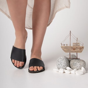 Slide Greek leather sandals, leather slippers women,  Flat black leather sandals, Sandales grecques cuir
