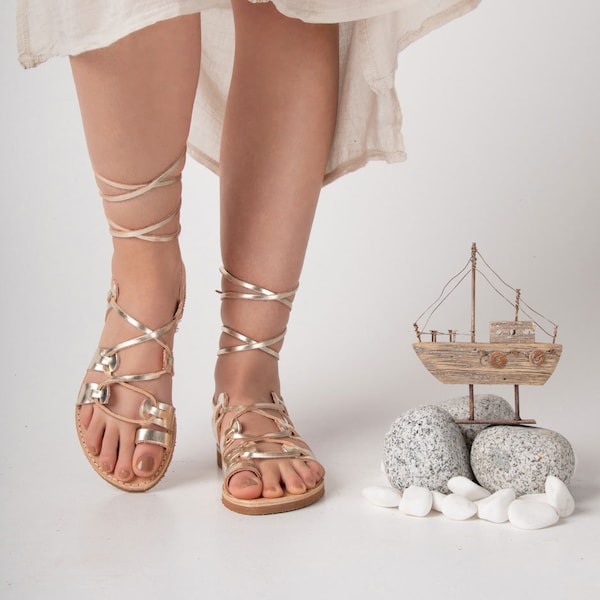 Sandales spartiates dorées pour femmes, sandales à lacets dorées, sandales de déesse, chaussures de mariage sur la plage, sandales grecques