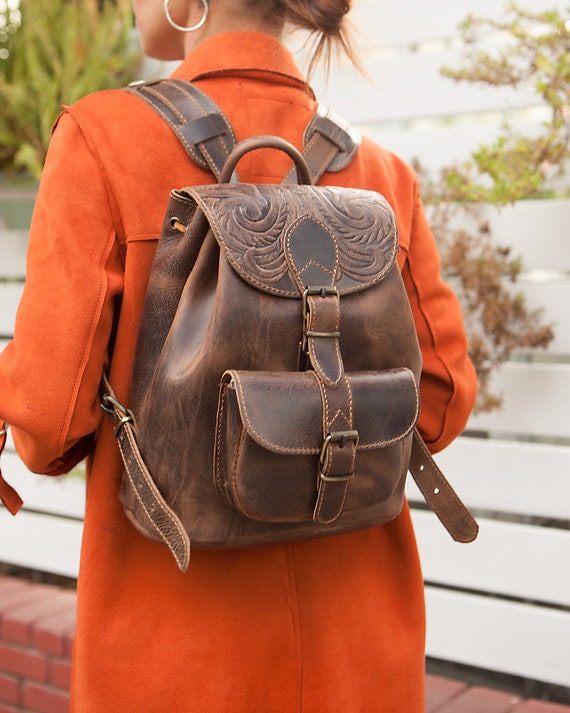 Petit sac à dos femme en cuir naturel, vintage, baroudeur, artisanat