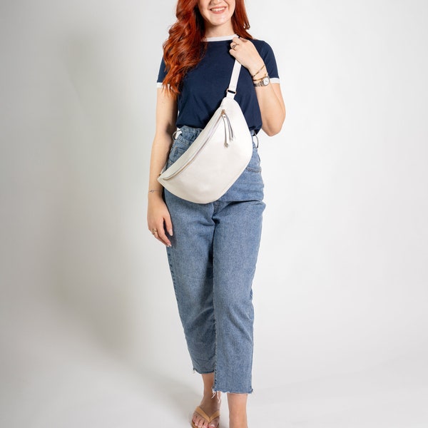 Witte grote lederen heuptasje, extra grote leren tas, leren heuptas, dames lederen sling bag