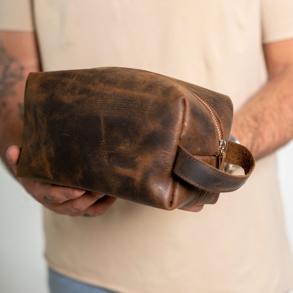 Wash bags for men, Full grain toiletry bag, Leather accessories, Leather dopp kit, Kulturtasche herren, Toilettas leer