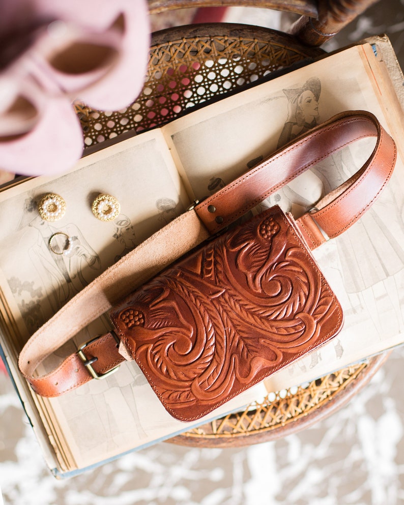 Tooled leather belt bag for women, Western leather fanny pack, Waist purse leather, Calf leather bag Honey Brown