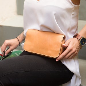 Full grain calf leather belt bag, Vegetable tanned leather waist bag, Leather accessories for women Natural