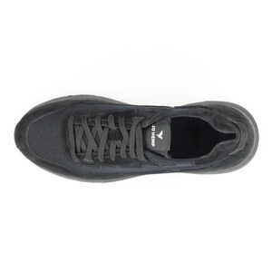 Puede incluir: Zapatillas negras de lona y ante con cordones negros y un logotipo blanco que dice "JO HEMP".