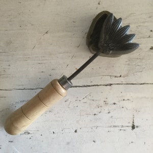 Antique millinery tool, vintage fabric flower mould, c. 1940s