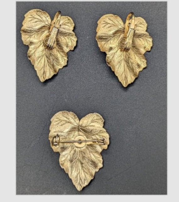 Vintage Sarah Coventry Brooch and Earrings Set Go… - image 5