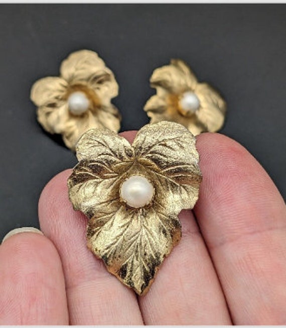 Vintage Sarah Coventry Brooch and Earrings Set Go… - image 3