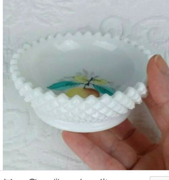 Vintage Milk Glass Trinket Jewelry Dish Mid Centu… - image 3