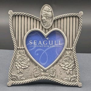 Vintage Seagull Pewter Canada Picture Frame Woman Floral Heart Shaped NEW