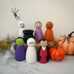 Halloween Peg Dolls small world pretend play wooden toys pumpkin frankenstein witch ghost mummy Halloween gifts for children