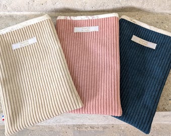 Sztruksowe etui na książkę lub czytnik e-booków