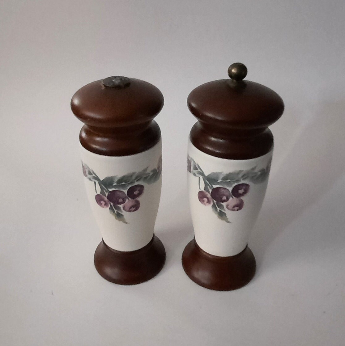 mr dudley nutmeg grinder