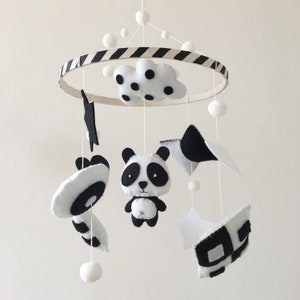 Black&White felt Baby mobile with panda and montessori objects, munari nursery, crib, cot mobile, monochrome, montessori