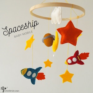 Mobile pour bébé avec vaisseau spatial, planète, fusée, étoiles, mobile pour bébé, mobile pour berceau pour nouveau-né / Űrhajós kiságyforgó, bolygóval, csillagokkal