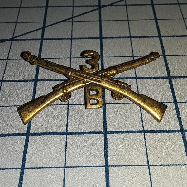 Orig WW1 Officer Infantry 3rd Regiment Co. B US Army Hat Insignia Prong Back WWI AEF Badge