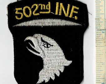 Lot of 2 Diff Vietnam War 82nd AIRBORNE Paratrooper Subdued US Army Usa Shoulder Patch Cloth Quilt Military Vintage Nam Div