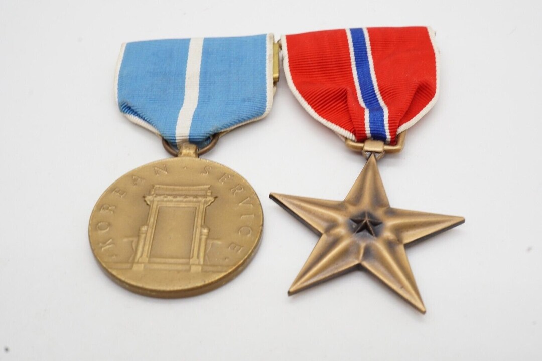 Lot of 2 WW2 BRONZE STAR & Korean War Service Medals Wwii Military