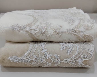 2-Piece Lace Trimmed Hand Towel Set – Elegant Floral Design in Cream and Beige, Luxury Bathroom Decor