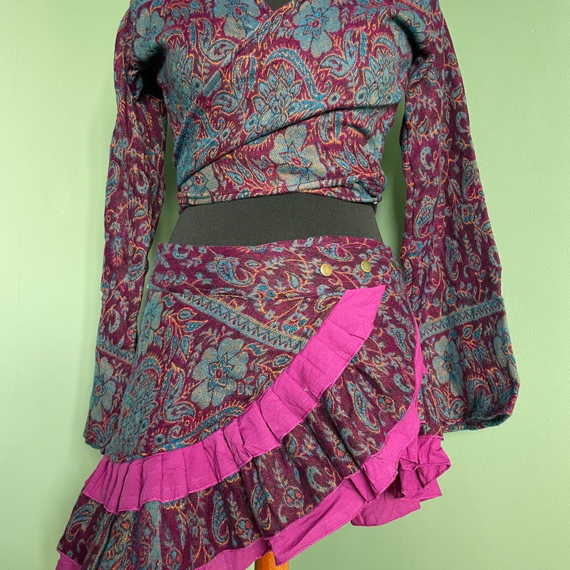 Paisen Paisley Kitty V-Neck Sleeveless Top