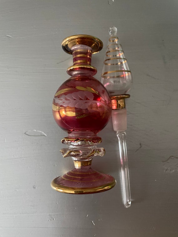 Egyptian red pink crystal perfume bottle gold tri… - image 5