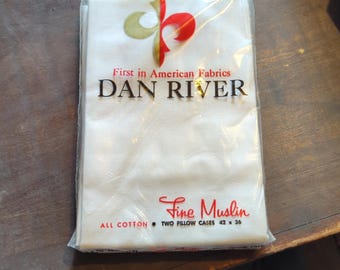 Vintage DAN RIVER Fine Muslin Cotton Pair Set 2 White Pillowcases 42"x36" NOS