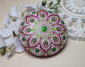 Hand-painted mandala stone, artificial stone, mandala art, dot art mandala, unique piece, dot painting, table decoration