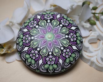 Hand-painted mandala stone, artificial stone, mandala art, dot art mandala, unique piece, dot painting, table decoration