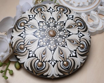Mandala stone 14 cm, hand-painted, artificial stone, mandala art, dot art mandala, unique piece, dot painting, table decoration