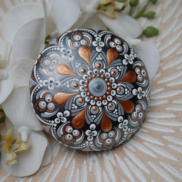 Mandala stone | painted stones | colorful decoration | mediation stone | Dot painting | decorative stones hand-painted | Rock painting | Decoration