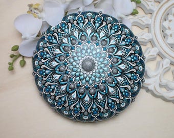 Hand-painted mandala stone, artificial stone, mandala art, dot art mandala, unique piece, dot painting, table decoration